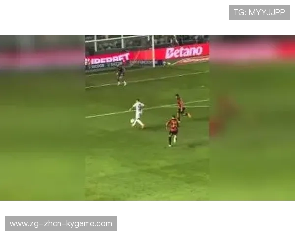 尤文图斯连续传导拉扯防线